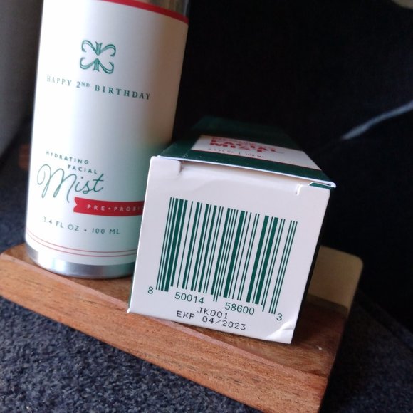 BNIB Happy 2nd Birthday Hydrating Pre+Probiotic Facial Mist 3.4 - Picture 4 of 4